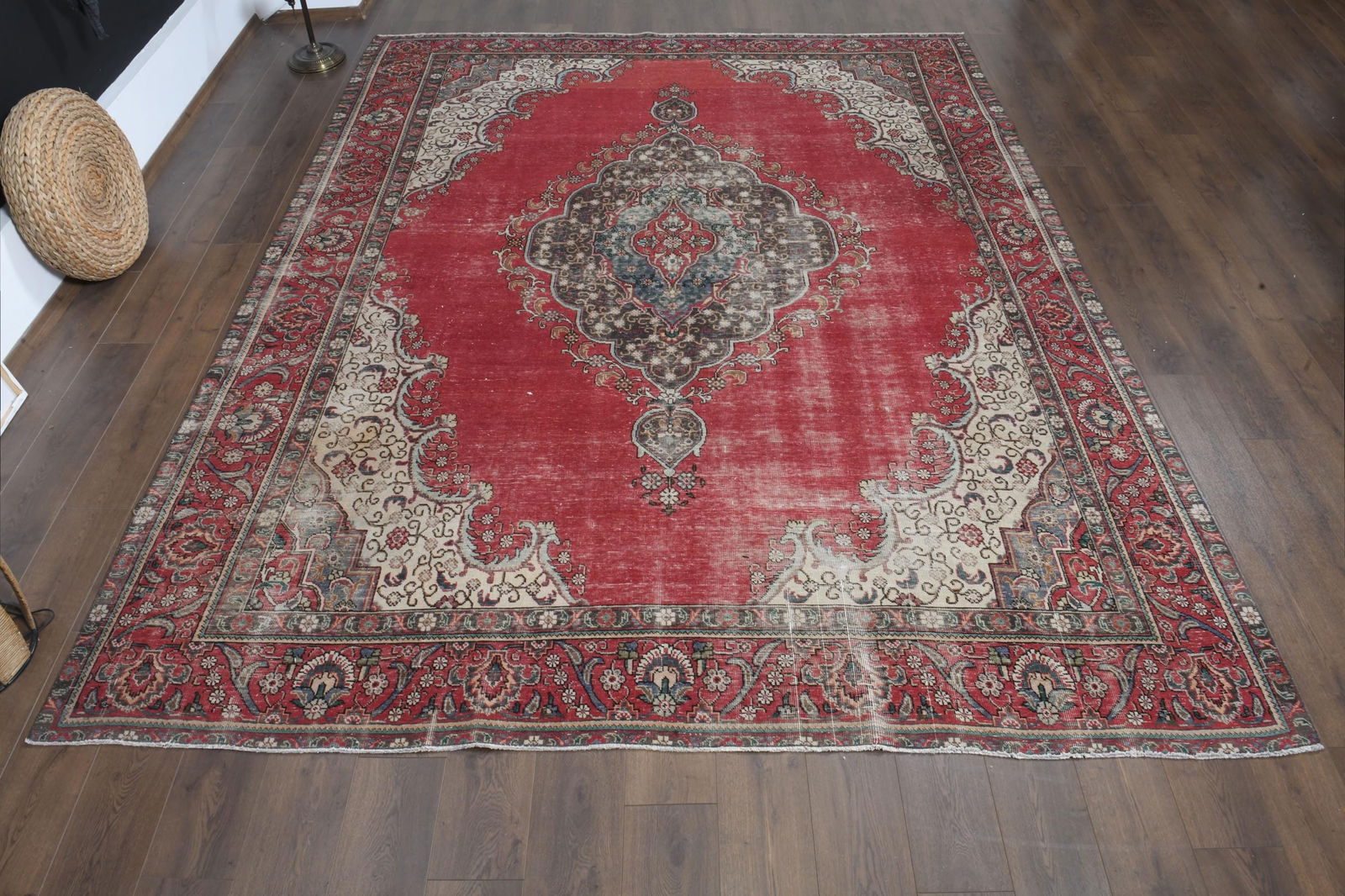 9'2x11'5 ft, RED MINIMALIST RUG (1 of 9)