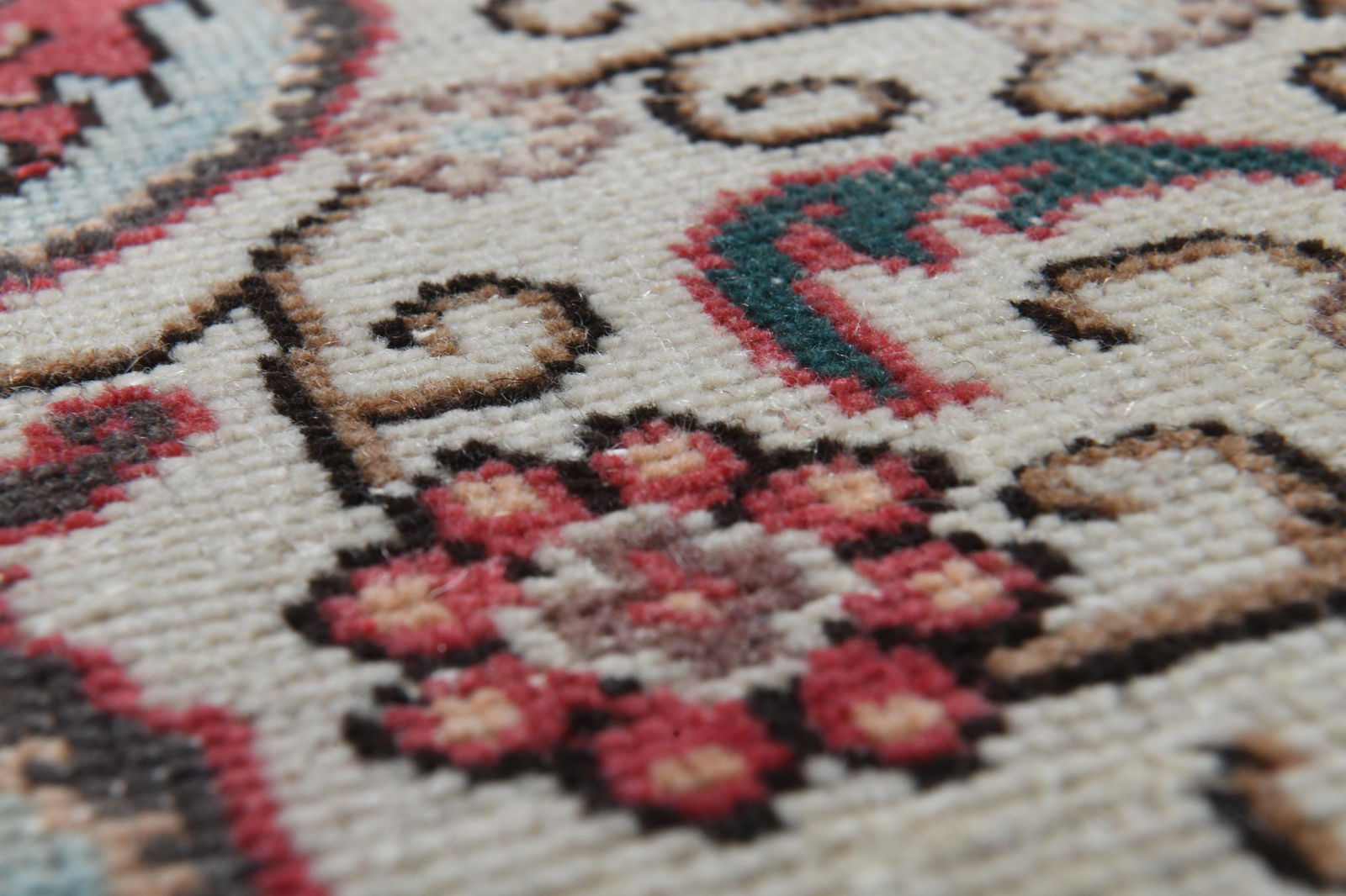 9'2x11'5 ft, RED MINIMALIST RUG - 7