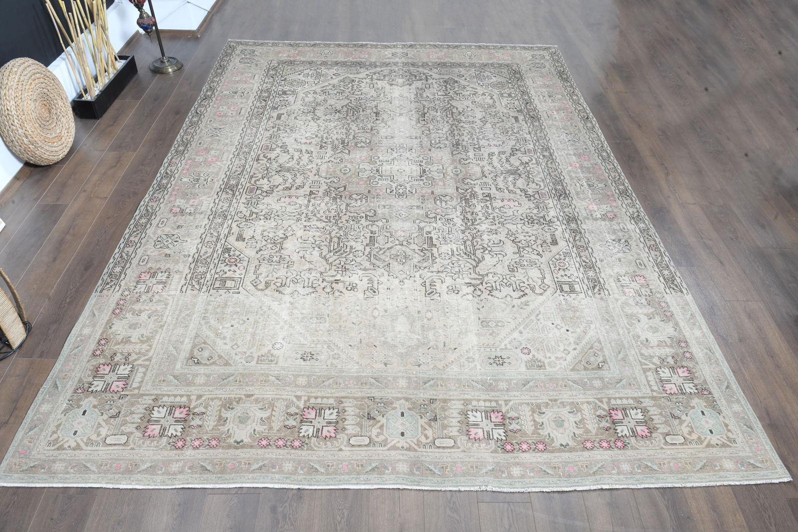 9'4x12'6 ft, PERSIAN OVERSIZED RUG: Title: 9'4x12'6 ft, PERSIAN OVERSIZED RUG Description: This Turkish one-of-a-kind Anatolian Vintage Rug is hand-knotted and handwoven by the most skilled artisans who use pure wool, in muted, natural