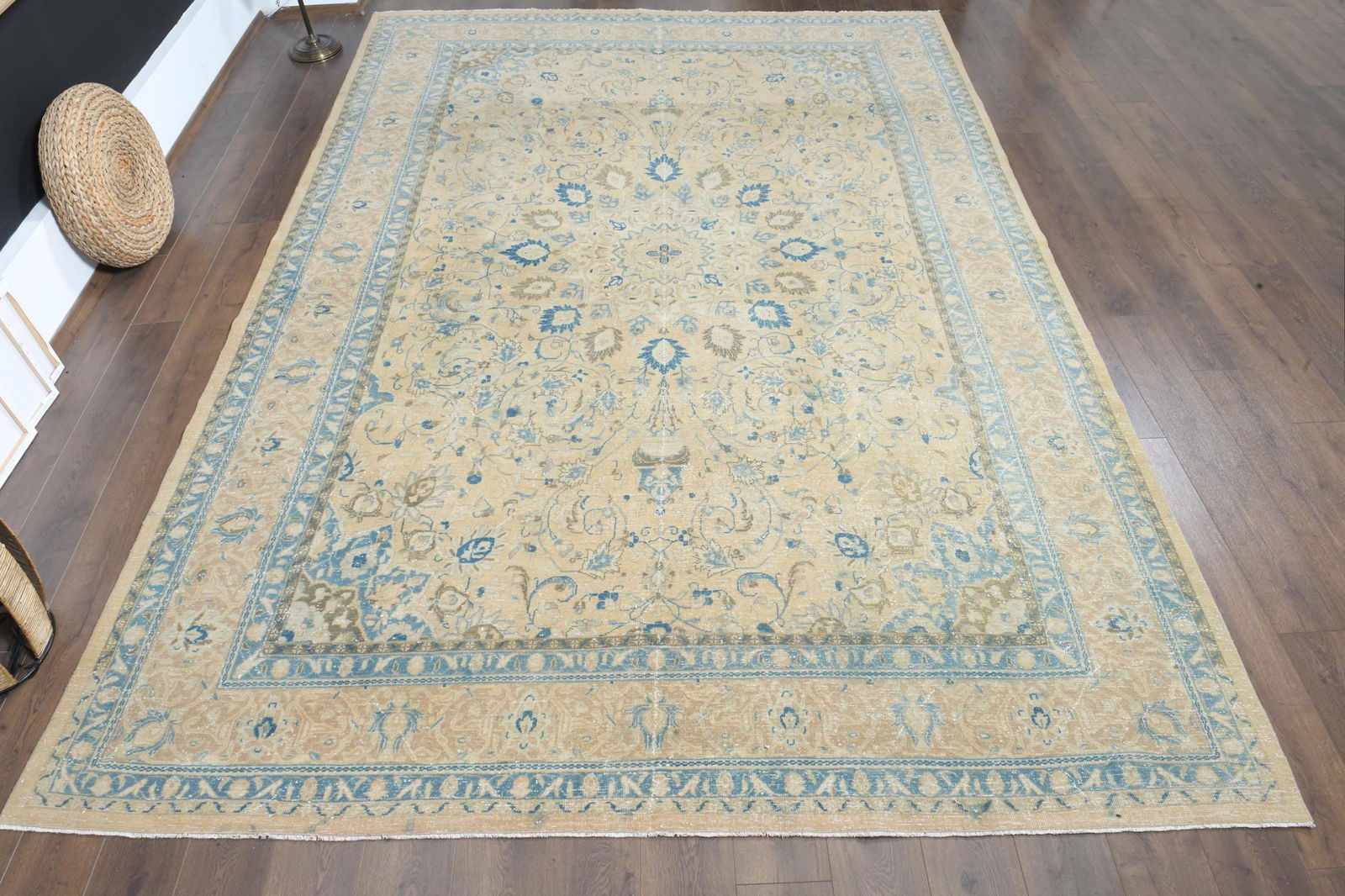 9'3x13'4 ft, ORANGE OVERSIZED RUG, Vintage Wool: Title: 9'3x13'4 ft, ORANGE OVERSIZED RUG, Vintage Wool Description: This Turkish one-of-a-kind Anatolian Vintage Rug is hand-knotted and handwoven by the most skilled artisans who use pure wool, in