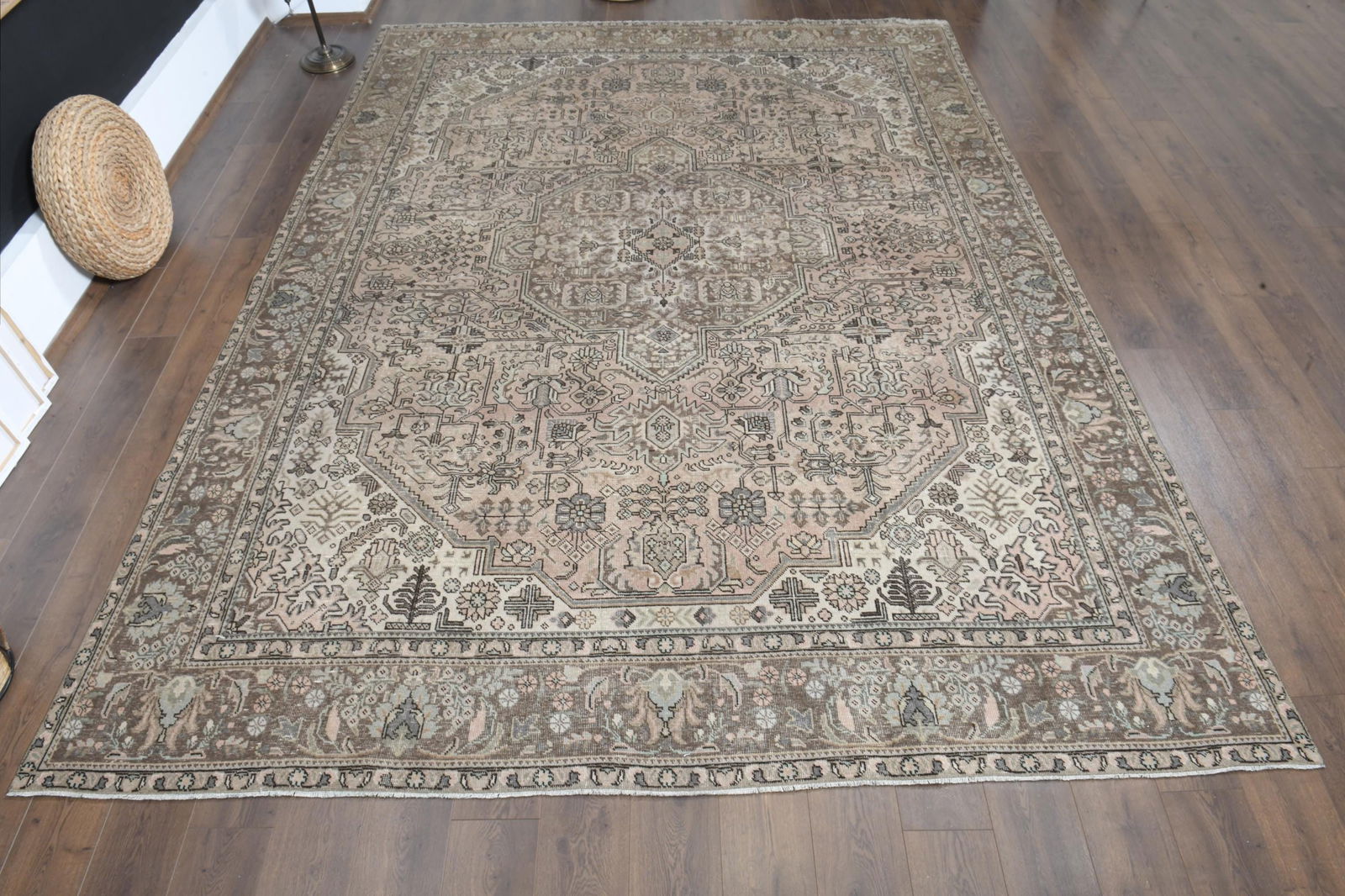 9'4x12'8 ft, PERSIAN MINIMALIST RUG, Oversized Antique: Title: 9'4x12'8 ft, PERSIAN MINIMALIST RUG, Oversized Antique Description: This Turkish one-of-a-kind Anatolian Vintage Rug is hand-knotted and handwoven by the most skilled artisans who use pure wool