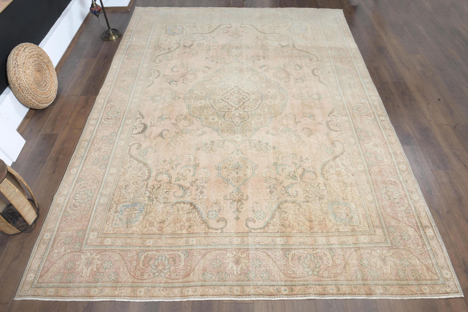 9'4x12'8 ft, ORANGE MINIMALIST RUG, Oversized: Title: 9'4x12'8 ft, ORANGE MINIMALIST RUG, Oversized Description: This Turkish one-of-a-kind Anatolian Vintage Rug is hand-knotted and handwoven by the most skilled artisans who use pure wool, in mute