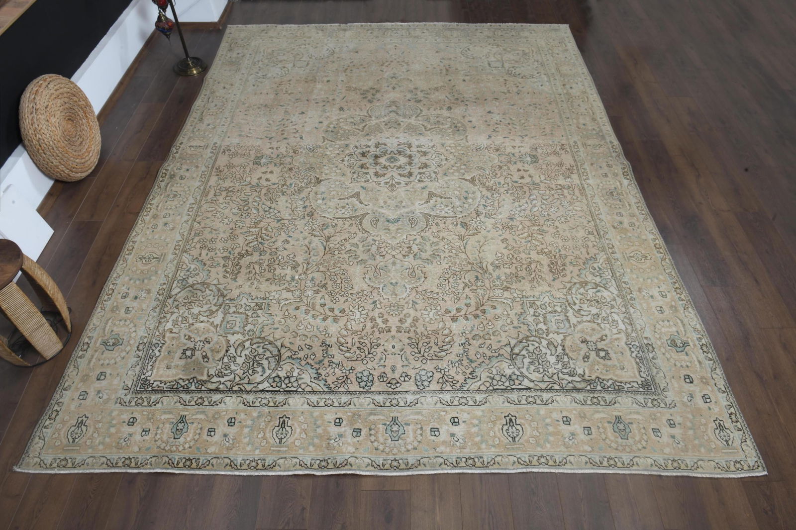 9'7x12'4 ft, BEIGE OVERSIZED RUG, Vintage Wool: Title: 9'7x12'4 ft, BEIGE OVERSIZED RUG, Vintage Wool Description: This Turkish one-of-a-kind Anatolian Vintage Rug is hand-knotted and handwoven by the most skilled artisans who use pure wool, in mut