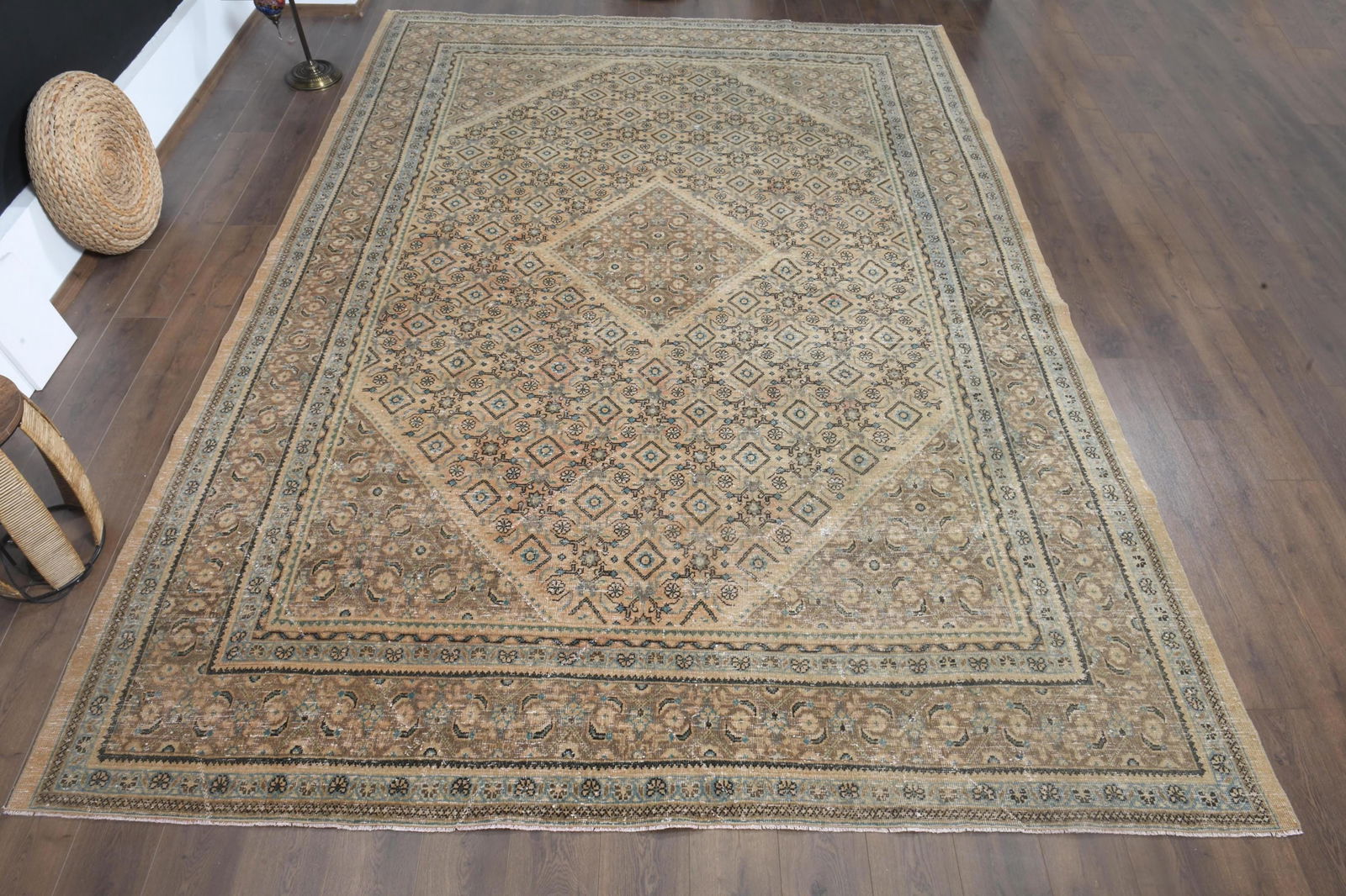 9'4x13'1 ft, PERSIAN MINIMALIST RUG, Oversized: Title: 9'4x13'1 ft, PERSIAN MINIMALIST RUG, Oversized Description: This Turkish one-of-a-kind Anatolian Vintage Rug is hand-knotted and handwoven by the most skilled artisans who use pure wool, in mut