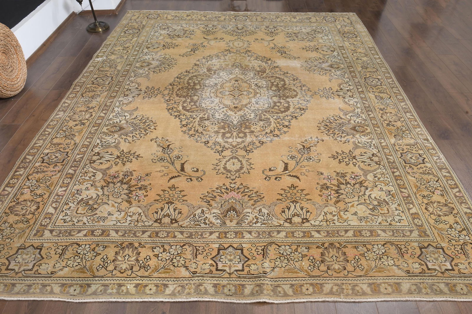 9'5x12'7 ft, ORANGE PERSIAN RUG, Vintage Handmade: Title: 9'5x12'7 ft, ORANGE PERSIAN RUG, Vintage Handmade Description: This Turkish one-of-a-kind Anatolian Vintage Rug is hand-knotted and handwoven by the most skilled artisans who use pure wool, in