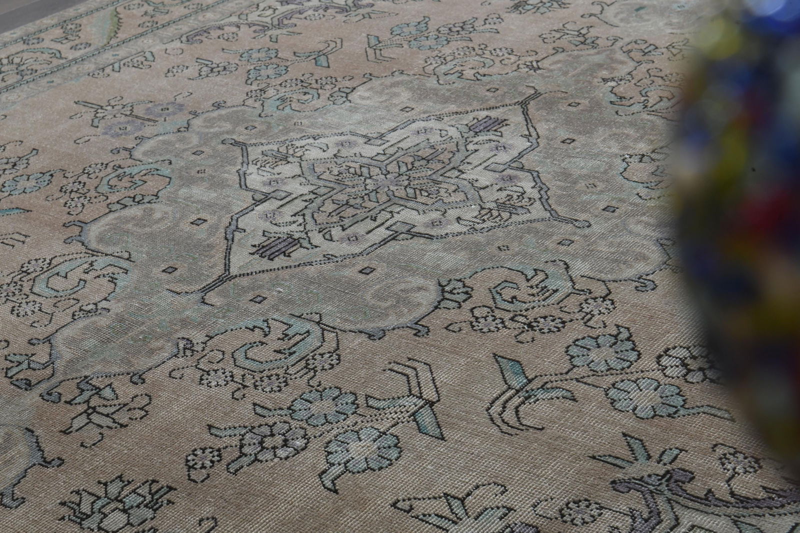 7'7x10'6 ft, EARTH TONE RUG - 2