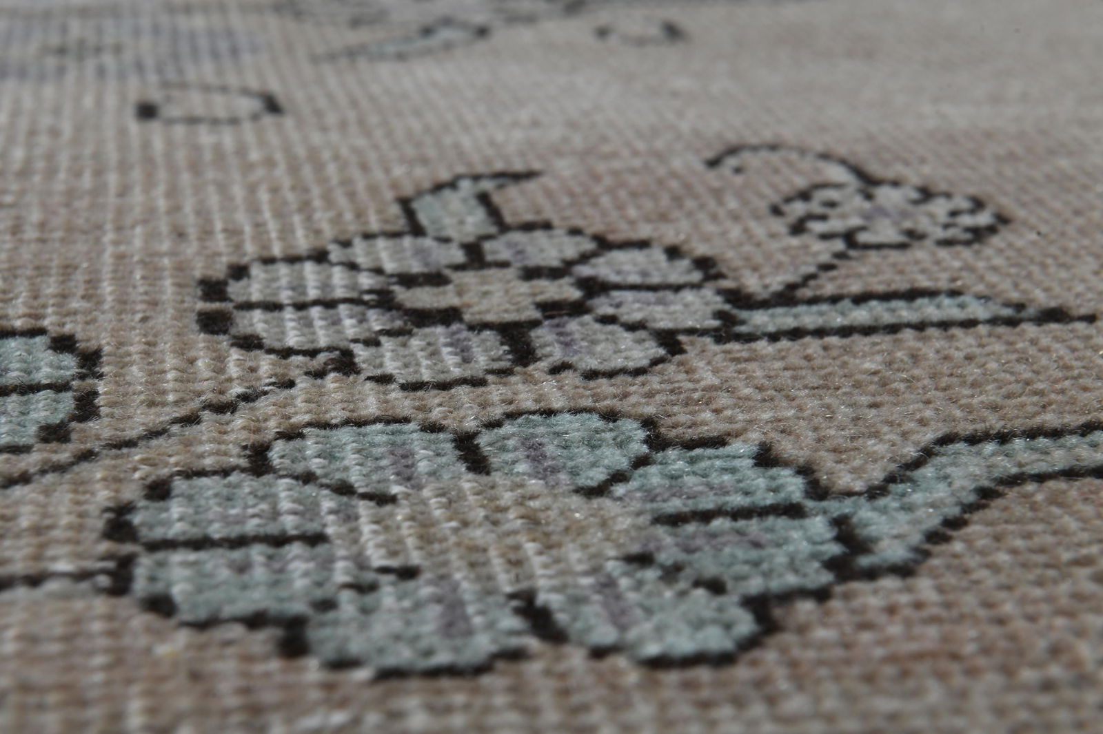 7'7x10'6 ft, EARTH TONE RUG - 7