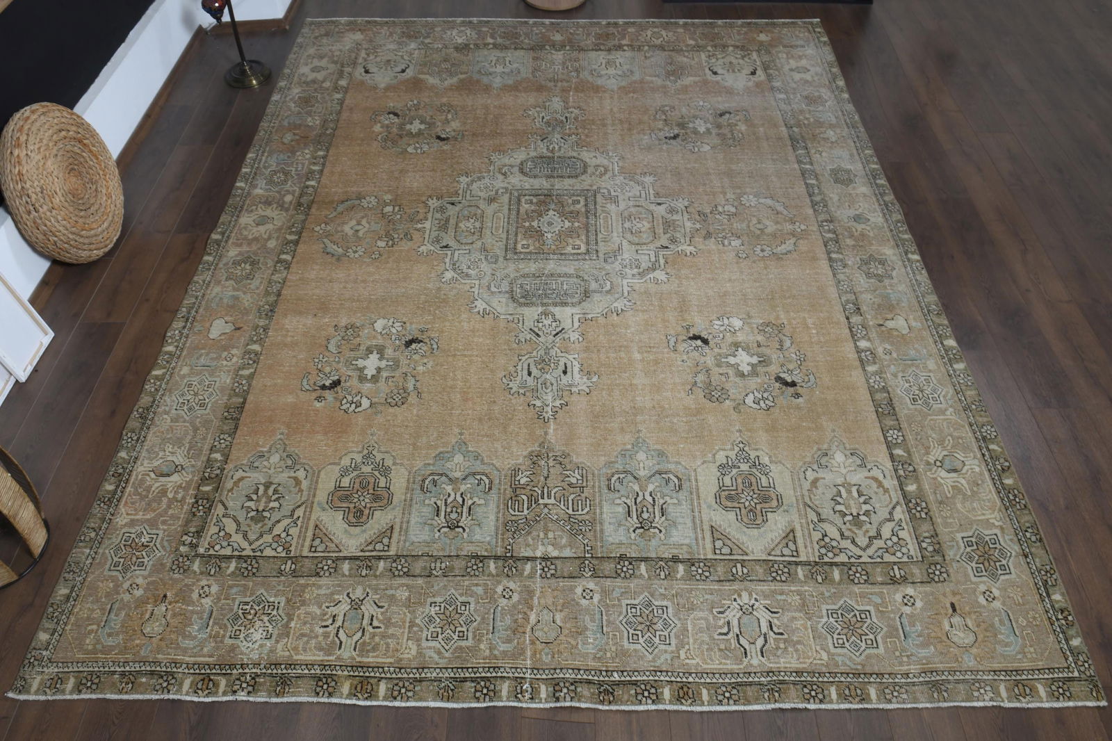 9.5x12.9 ft, ORANGE MINIMALIST RUG, Oversized Persian: Title: 9.5x12.9 ft, ORANGE MINIMALIST RUG, Oversized Persian Description: This Turkish one-of-a-kind Anatolian Vintage Rug is hand-knotted and handwoven by the most skilled artisans who use pure wool,