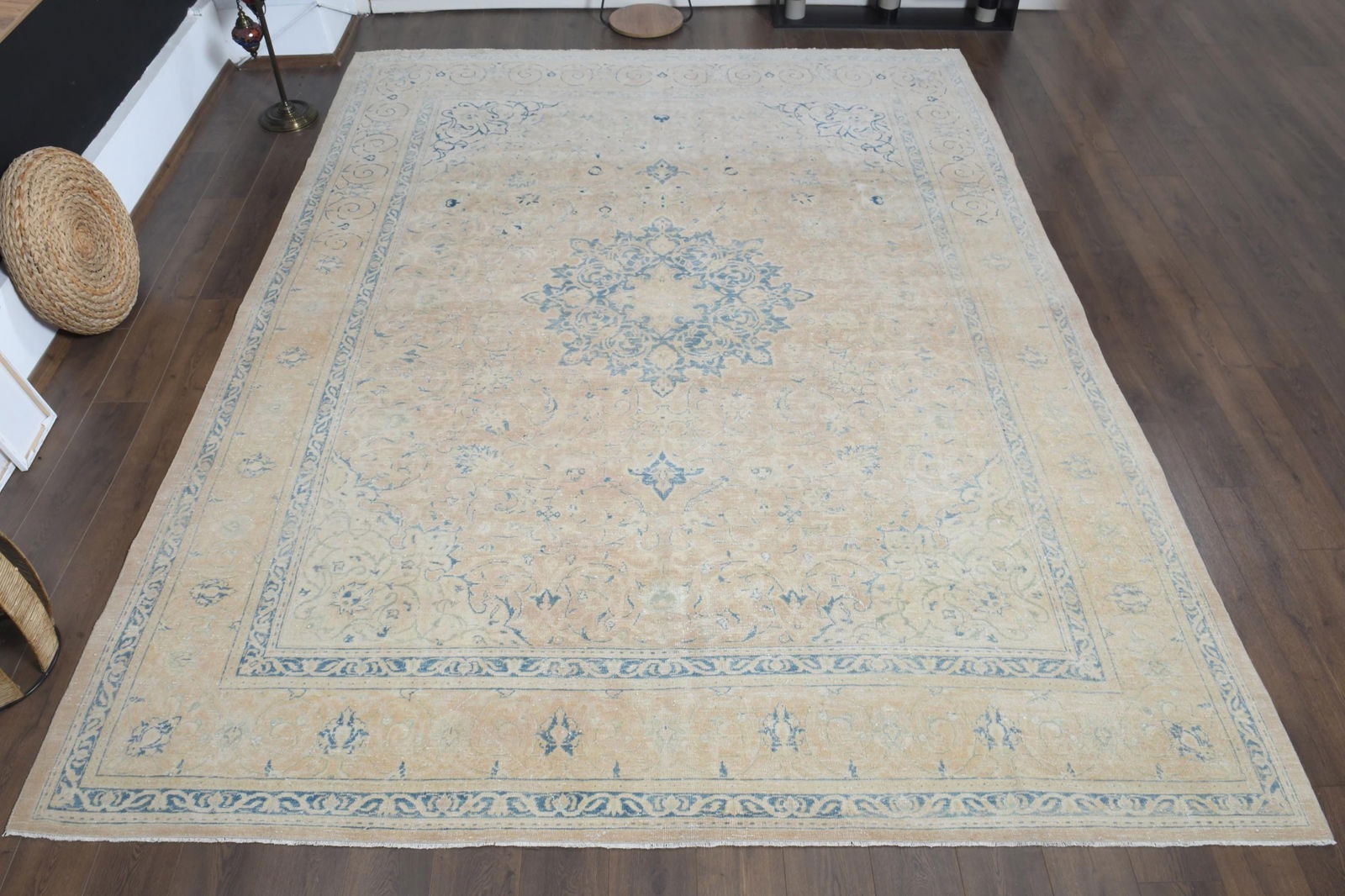 9.9x12.3 ft, LUXURY VINTAGE RUG, Handmade: Title: 9.9x12.3 ft, LUXURY VINTAGE RUG, Handmade Description: This Turkish one-of-a-kind Anatolian Vintage Rug is hand-knotted and handwoven by the most skilled artisans who use pure wool, in muted, n