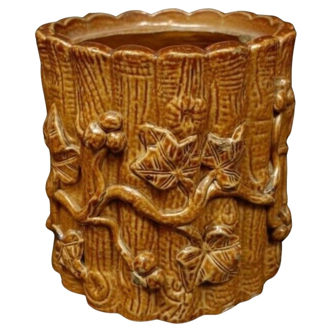 Charming Small Terra Cotta Flower Pot with Vineyard Design (1 of 7)
