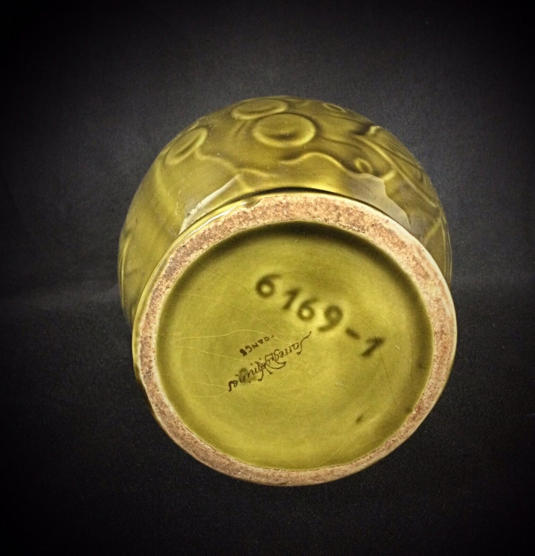 Sarreguemines Pitcher or Jug with Grape and Vine Flower Design - 8