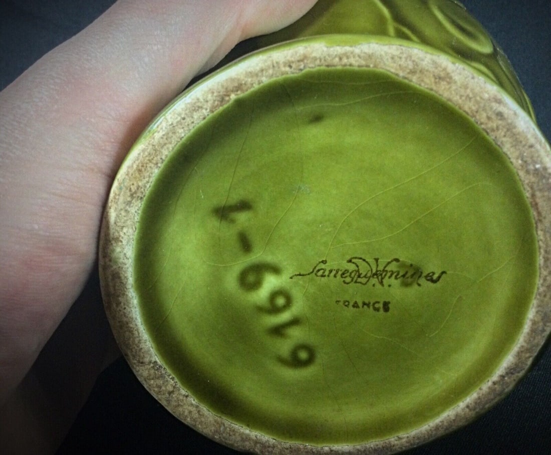 Sarreguemines Pitcher or Jug with Grape and Vine Flower Design - 9