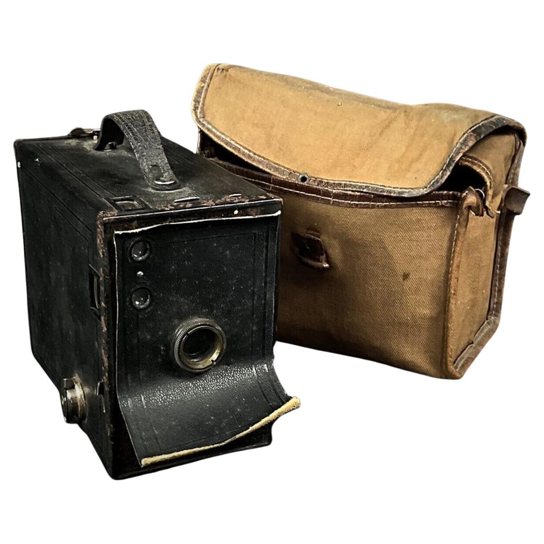 Vintage Kodak No. 2A Brownie Model C Camera with Case – Circa 1924-1933: Title:Vintage Kodak No. 2A Brownie Model C Camera with Case – Circa 1924-1933 Origin:France Dimension:Height: 5.12 in (13 cm)Width: 5.91 in (15 cm)Depth: 3.15 in (8 cm) Materials: Metal,Plastic Year