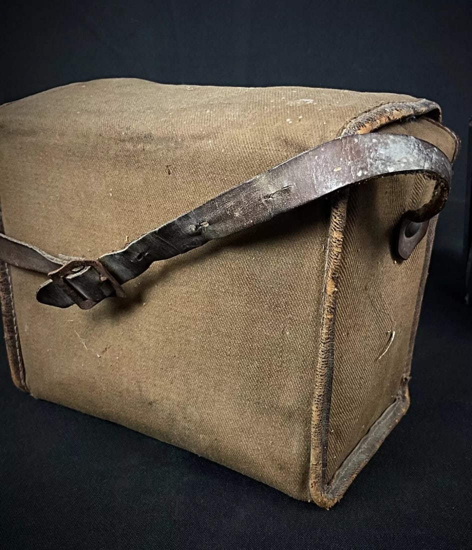 Vintage Kodak No. 2A Brownie Model C Camera with Case – Circa 1924-1933 - 5