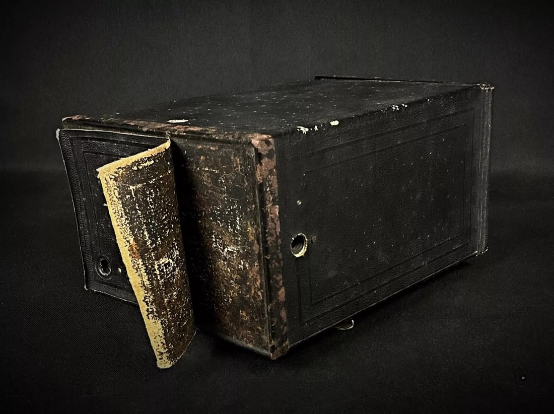 Vintage Kodak No. 2A Brownie Model C Camera with Case – Circa 1924-1933 - 7