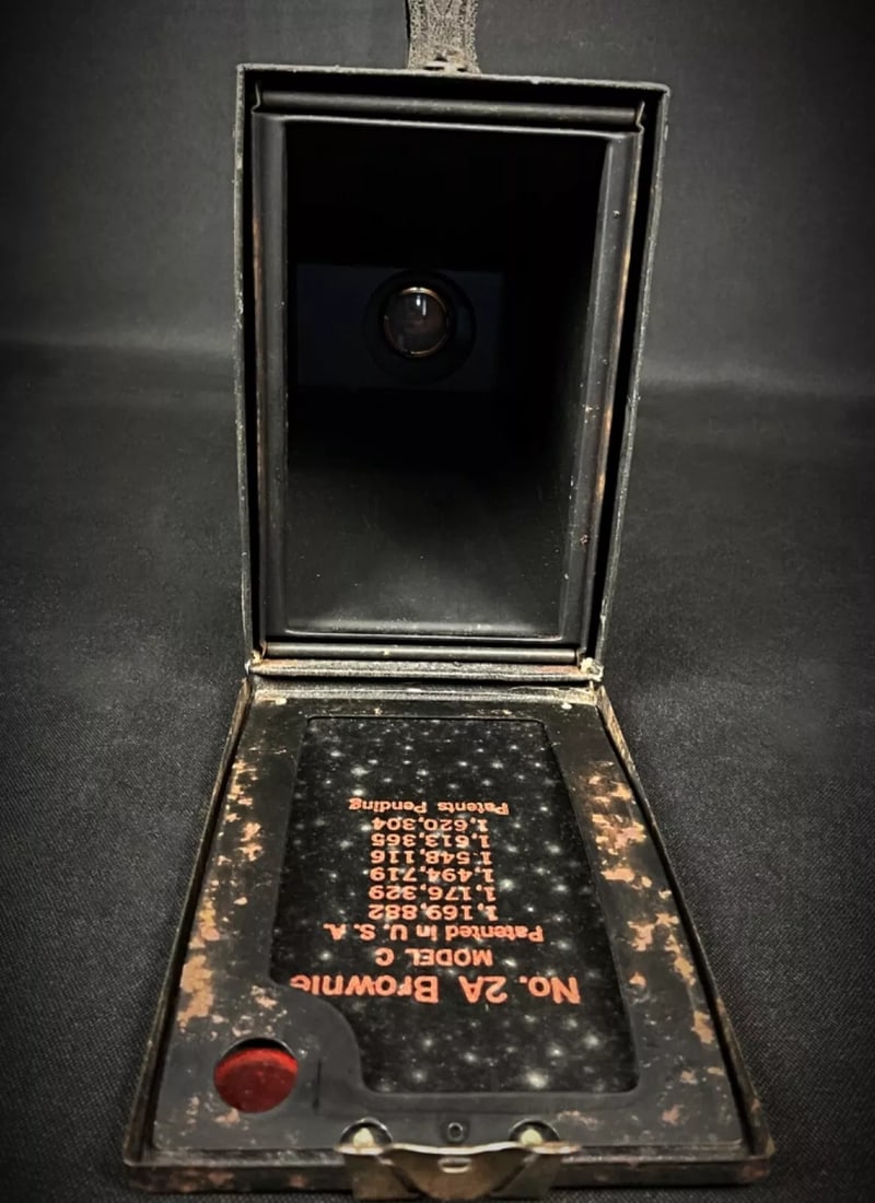 Vintage Kodak No. 2A Brownie Model C Camera with Case – Circa 1924-1933 - 8