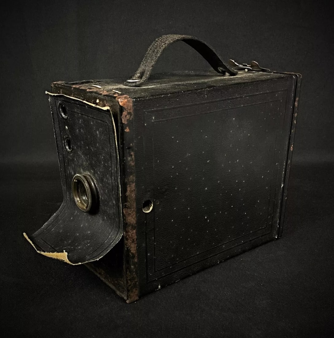 Vintage Kodak No. 2A Brownie Model C Camera with Case – Circa 1924-1933 - 9