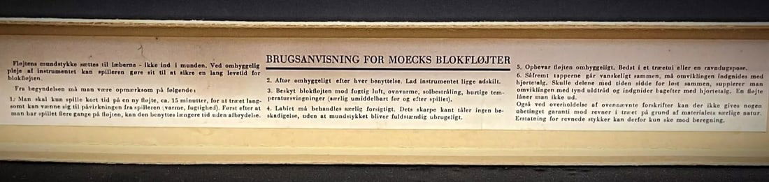 Vintage Moeck German Wooden Flute with Original Box and Instruction Book - 9