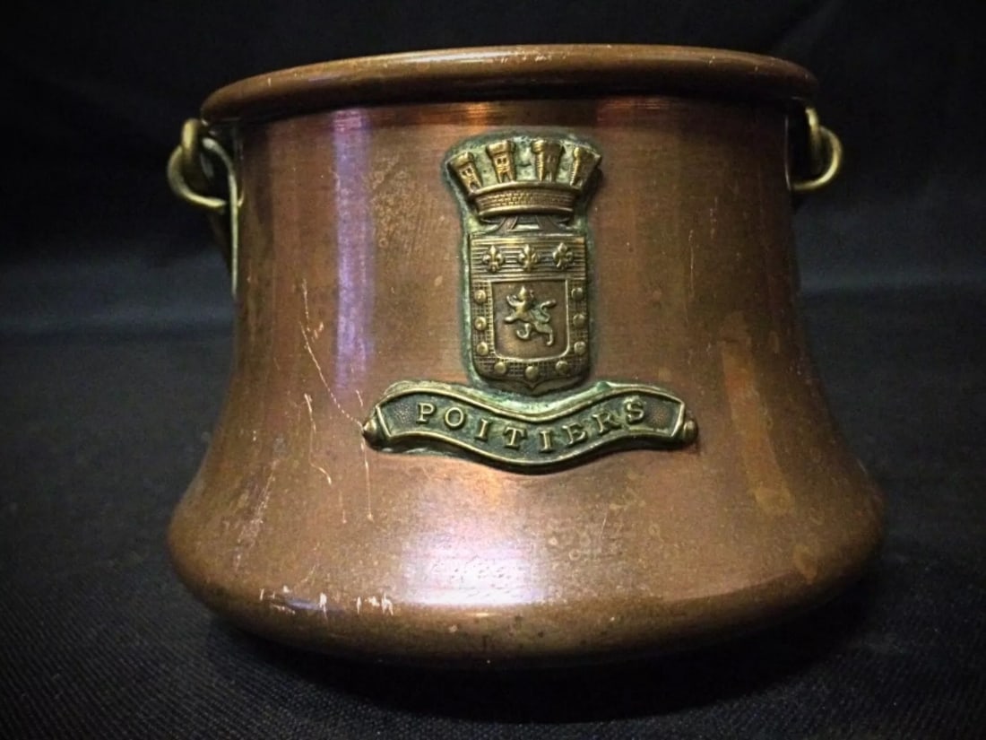 Antique Copper Cauldron – "Poitiers" Engraved, Vintage Decorative Collectible - 3