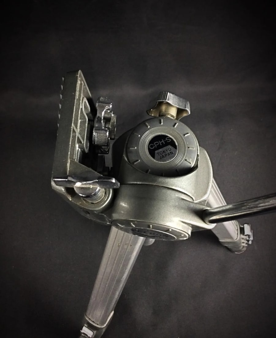 Vintage Velbon Telescopic Tripod – Max Height 110 cm - 9