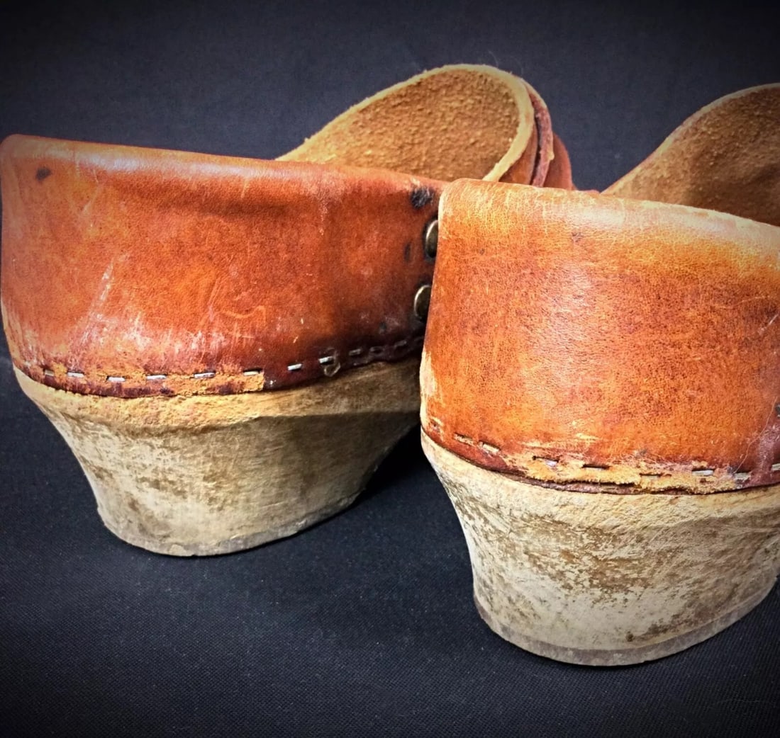 Vintage Pair of "Vrai Sabot Breton" Wooden Clogs with Anatomical Sole - 10