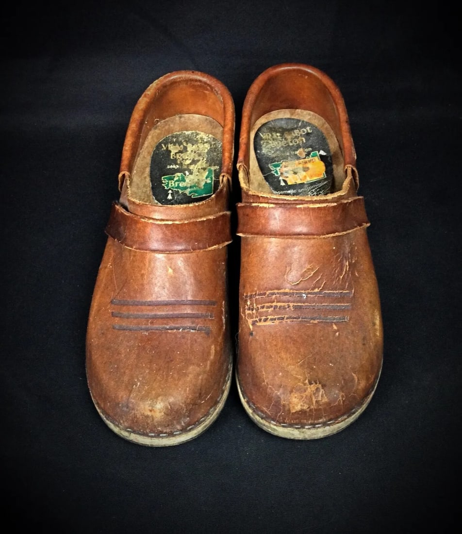 Vintage Pair of "Vrai Sabot Breton" Wooden Clogs with Anatomical Sole - 4