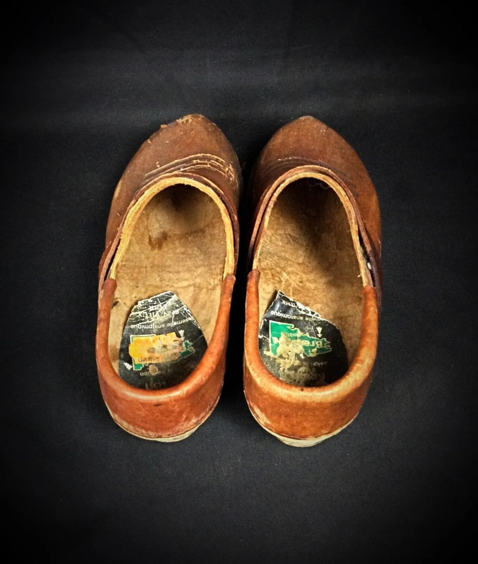 Vintage Pair of "Vrai Sabot Breton" Wooden Clogs with Anatomical Sole - 6