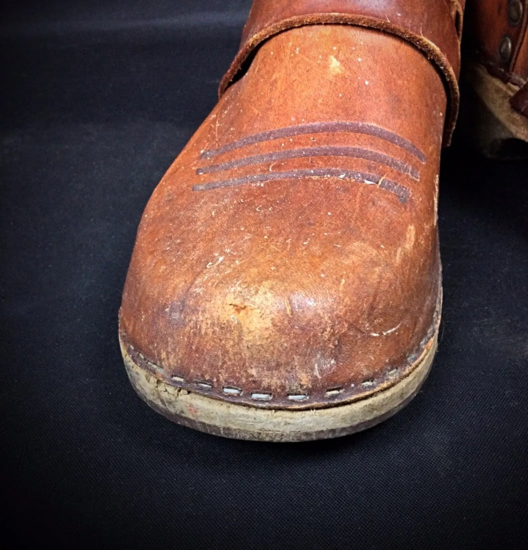 Vintage Pair of "Vrai Sabot Breton" Wooden Clogs with Anatomical Sole - 7