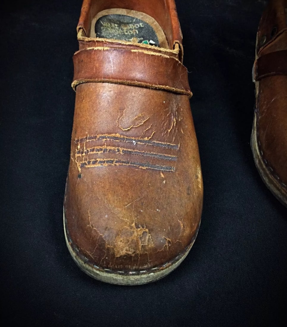 Vintage Pair of "Vrai Sabot Breton" Wooden Clogs with Anatomical Sole - 8
