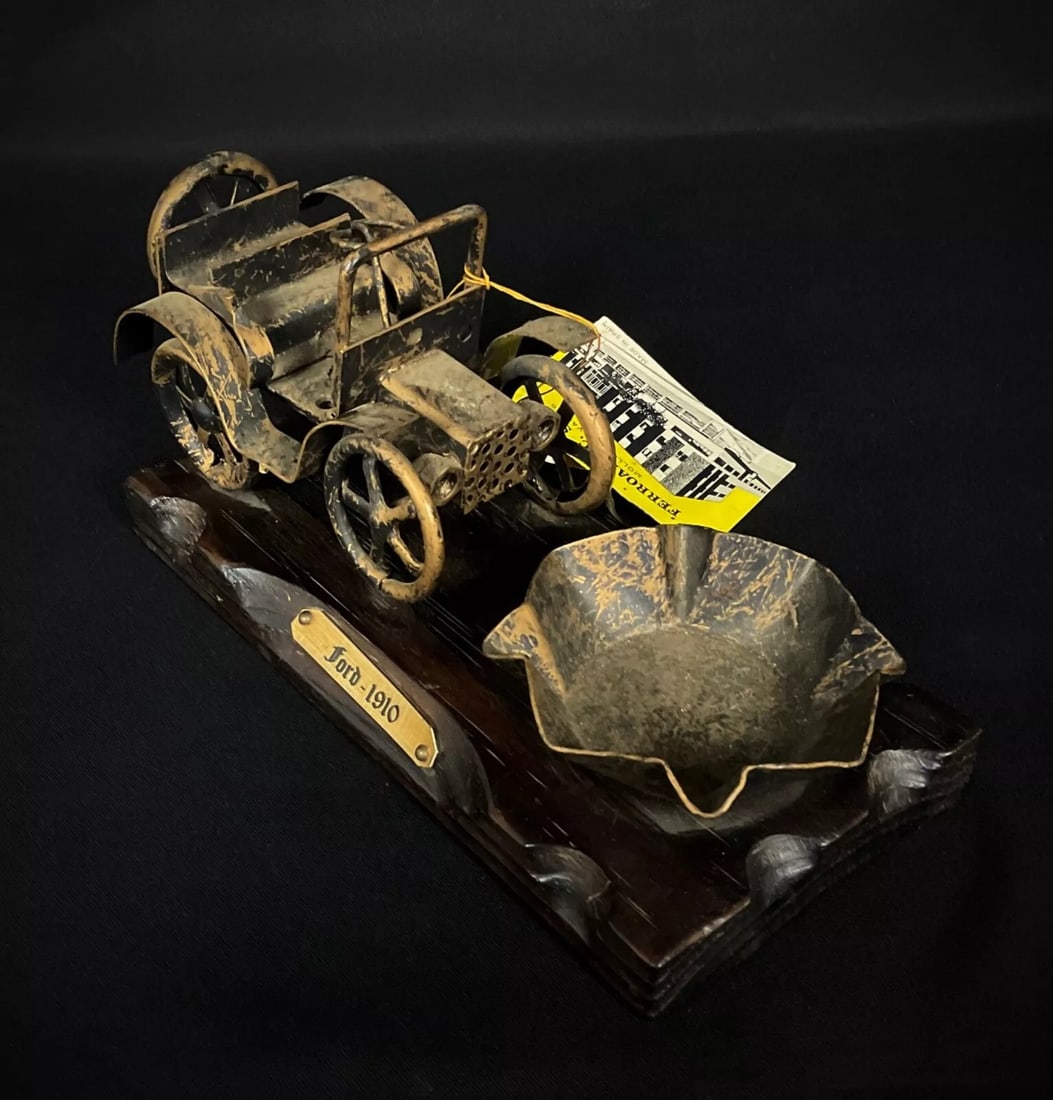 Vintage and Rare 1910 Ford Metal Sculpture on Wooden Base by Ferroantic - 9