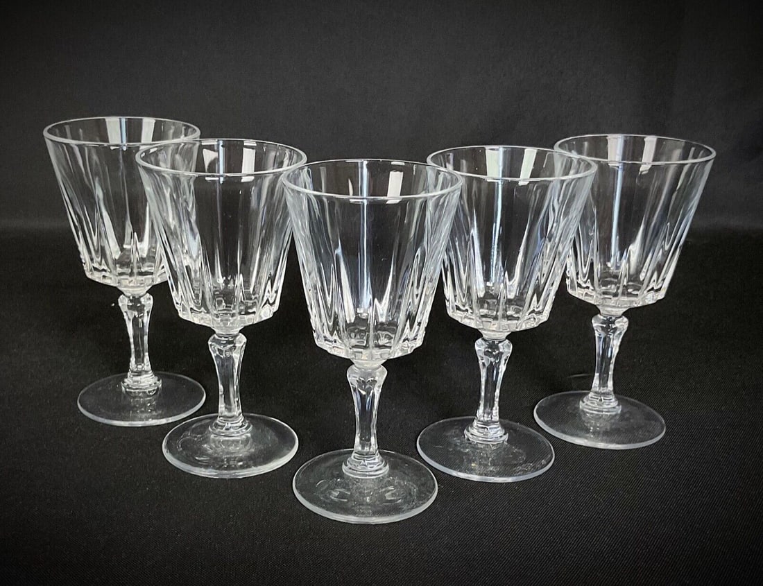 Set of 5 Charming Vintage Liqueur Glasses - 2