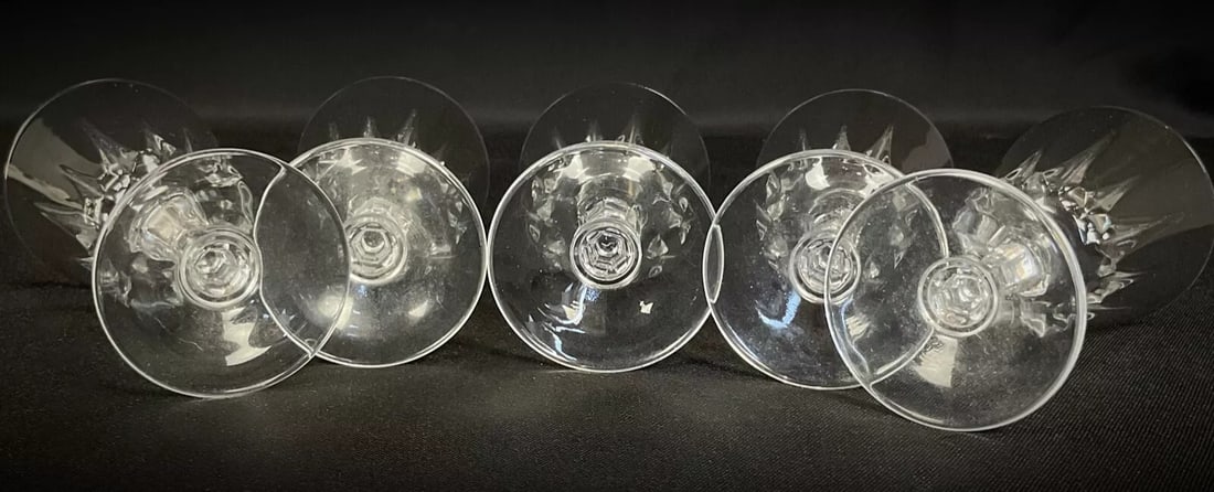 Set of 5 Charming Vintage Liqueur Glasses - 3