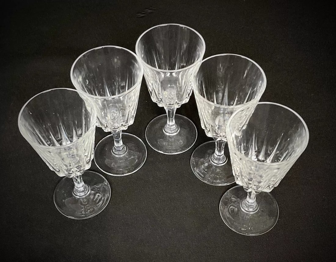 Set of 5 Charming Vintage Liqueur Glasses - 4