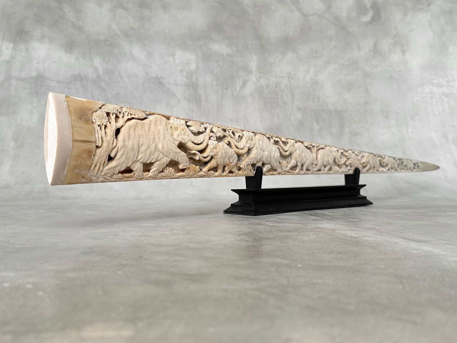 Extra large engraved Swordfish rostrum - Prehistoric Woolly Mammoth Scene - 4