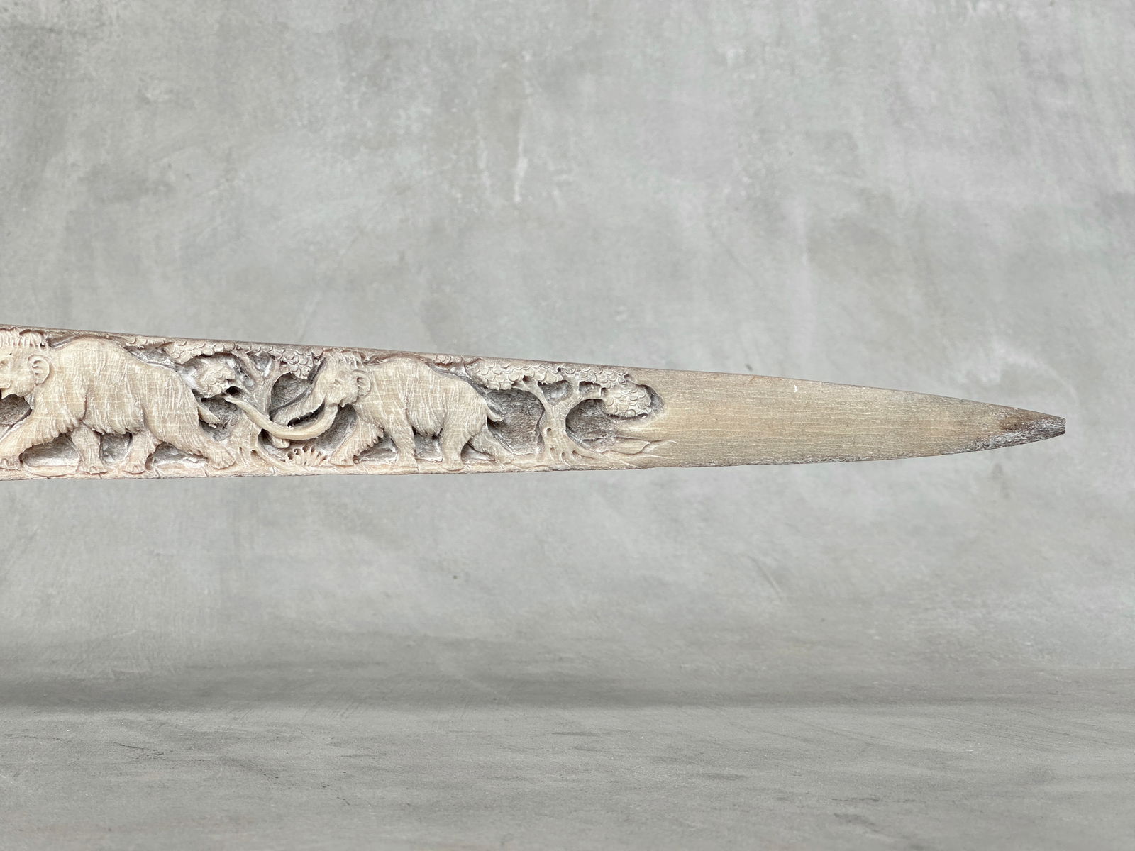 Extra large engraved Swordfish rostrum - Prehistoric Woolly Mammoth Scene - 9