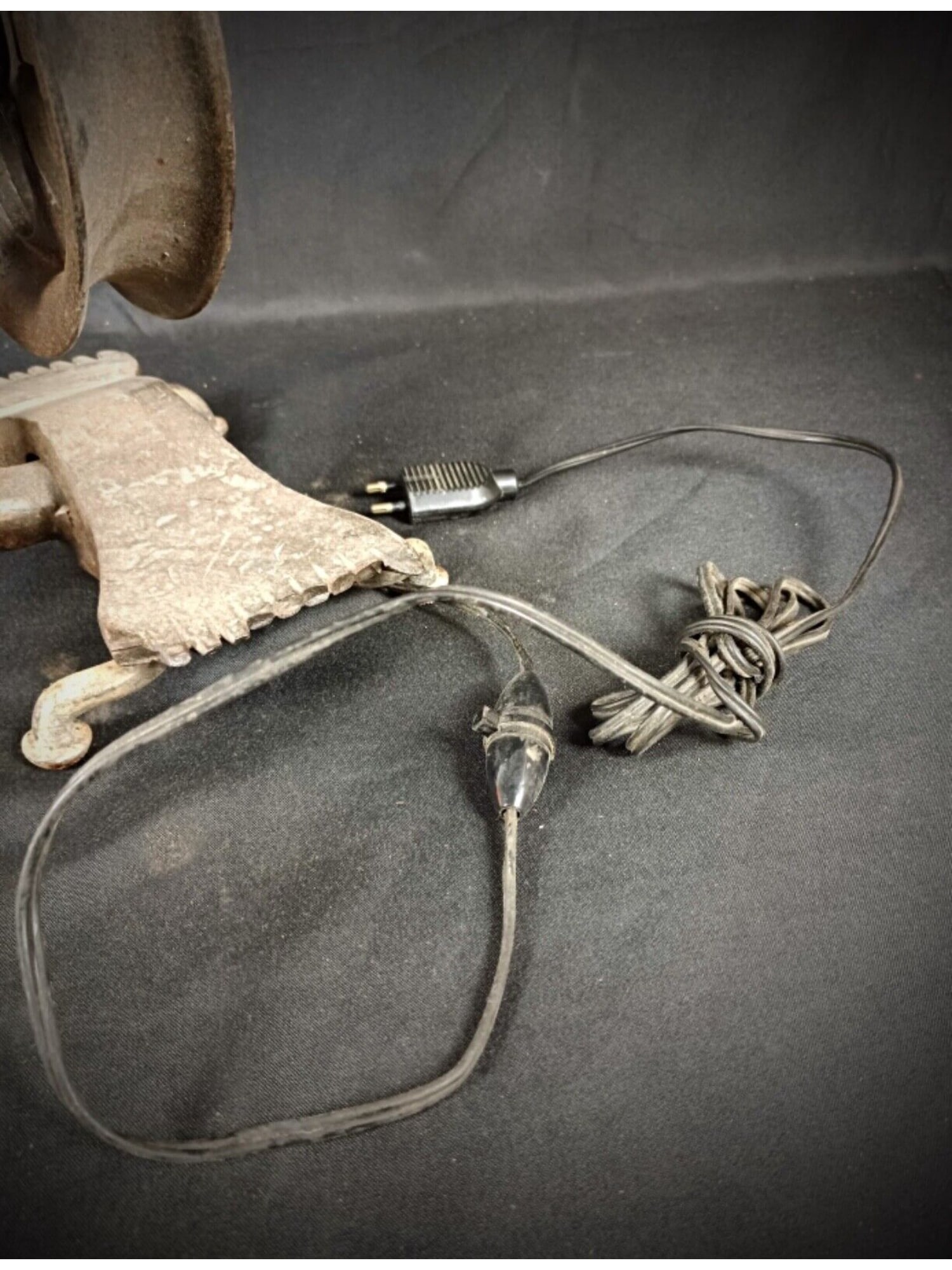 Vintage 20th Century Metal Lampshade Base with Functional Pulley - 1940s - 4