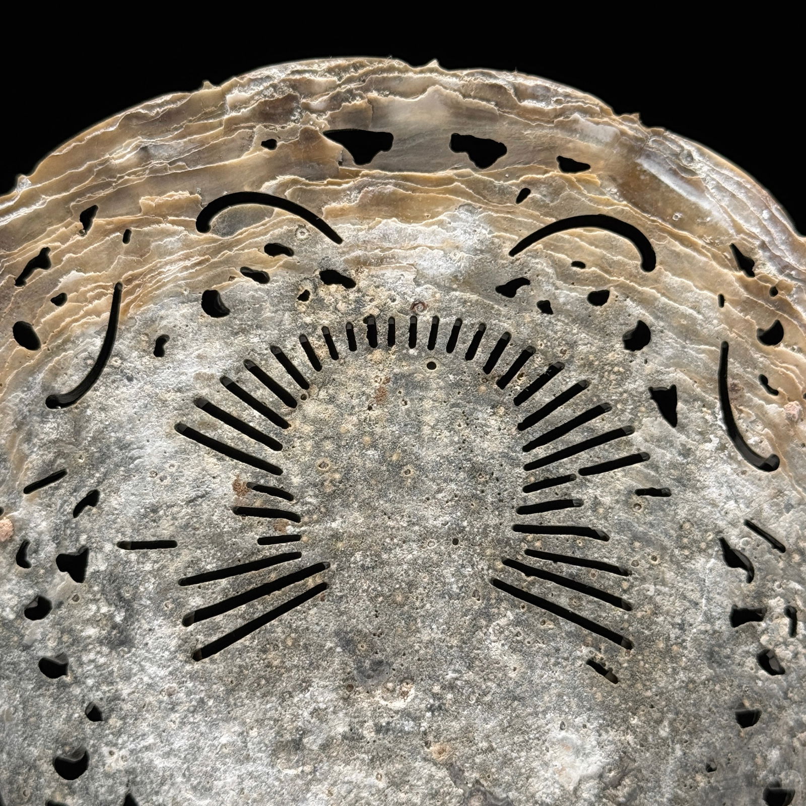 Engraved mother of pearl shell - Ganesha motif - 9