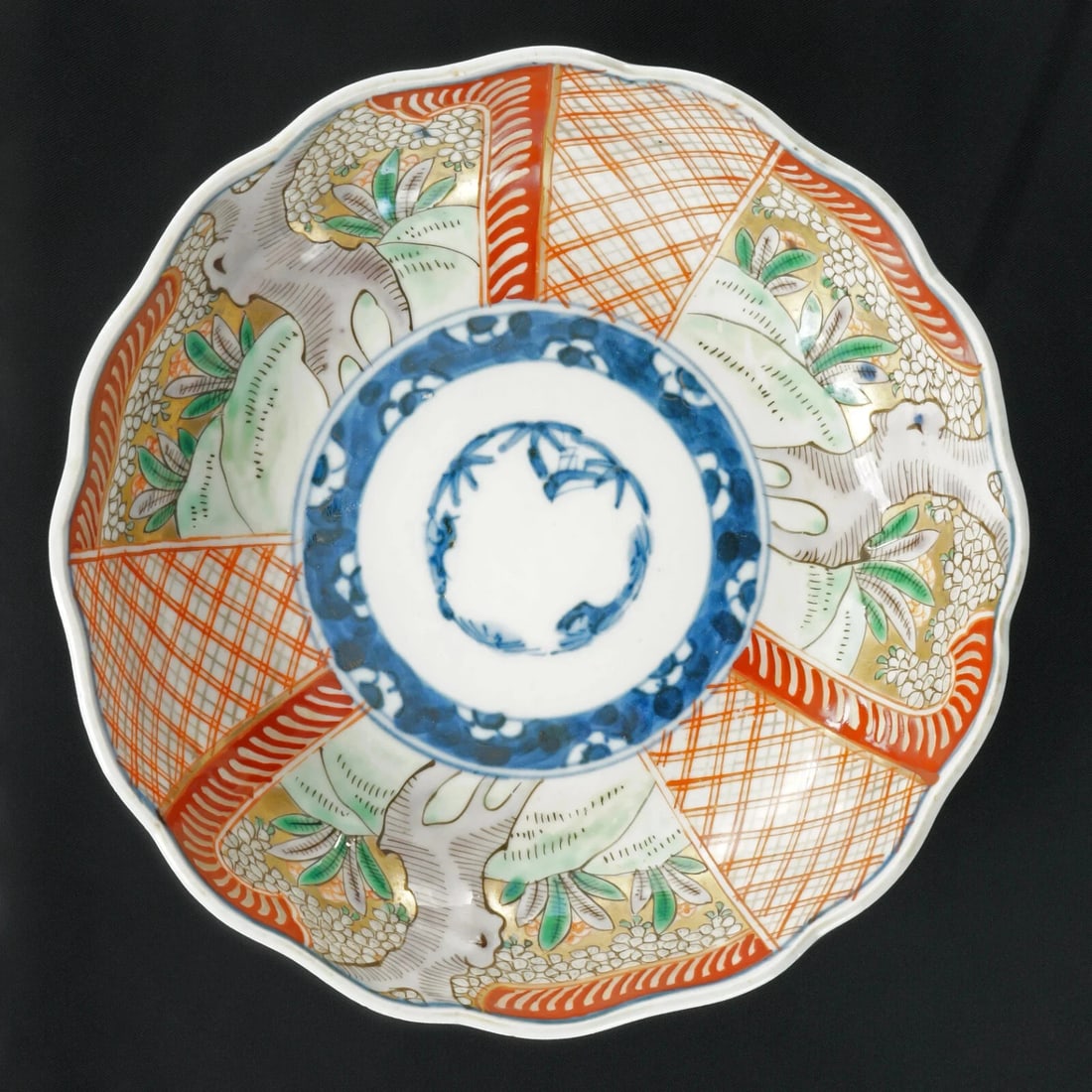 Japanese Imari Bowl Cherry Tree Design 19th C - 2