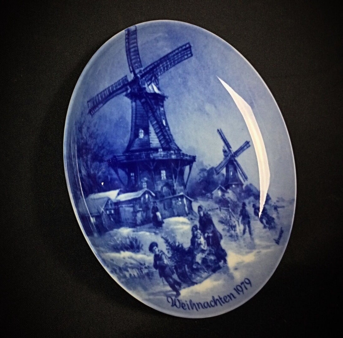 Vintage Wall-Mounted Porcelain Decorative Plate – "Christmas Eve" - 3