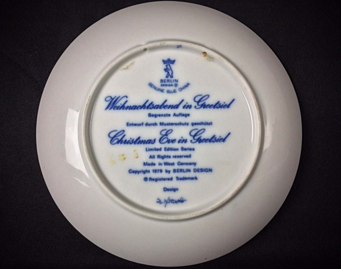 Vintage Wall-Mounted Porcelain Decorative Plate – "Christmas Eve" - 8