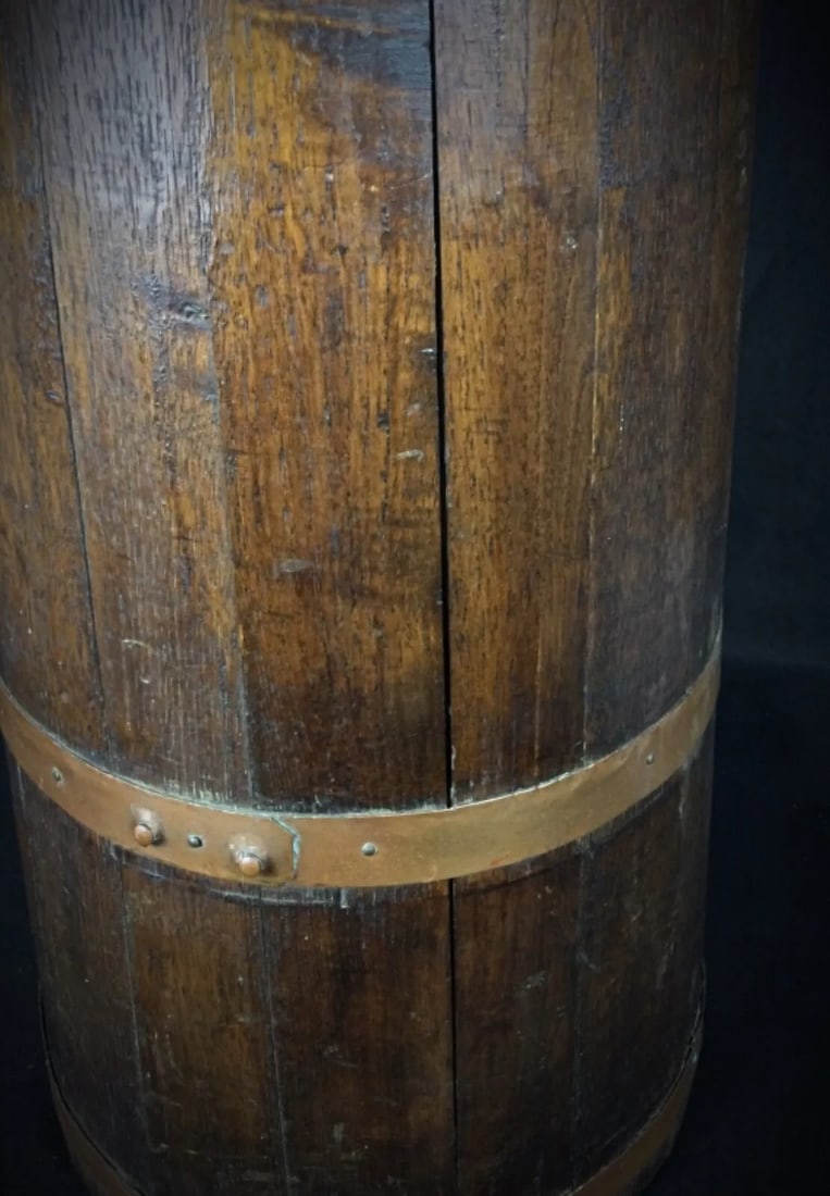 Antique Late 19th-Early 20th Century Wooden Butter Churn with Copper Ban - 4