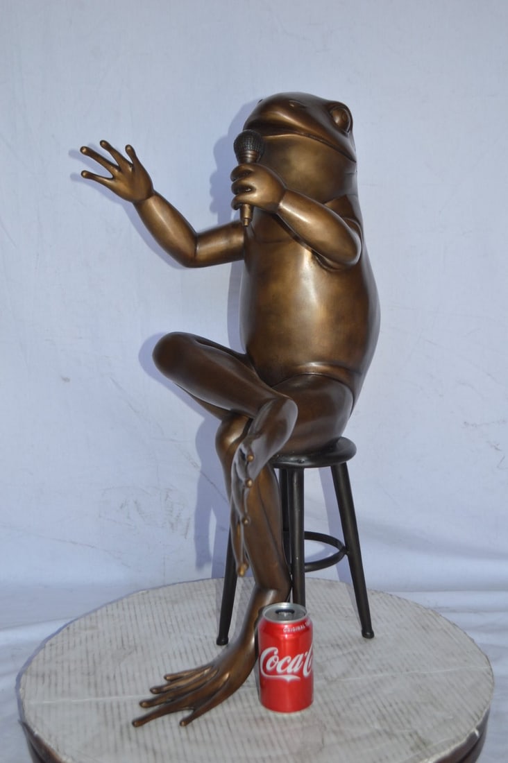 Comedic Frog bronze statue - Size: 25"L x 20"W x 30"H. - 5