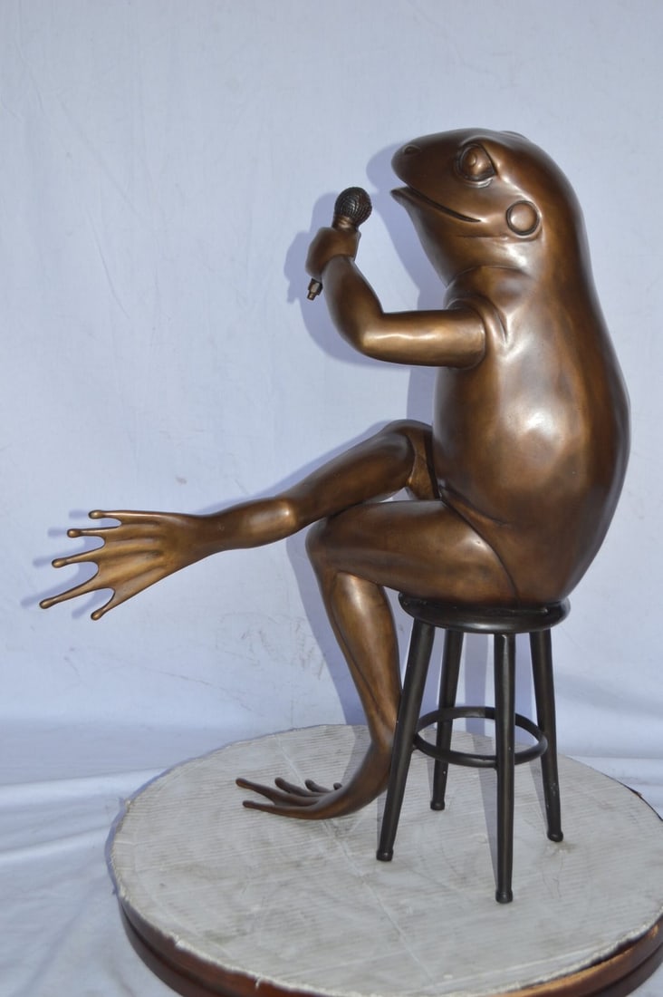 Comedic Frog bronze statue - Size: 25"L x 20"W x 30"H. - 9