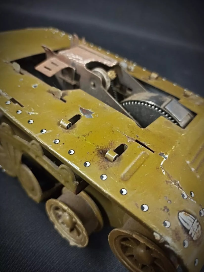 Vintage 1950 Tinplate Miniature Tank by Brev S.G.D.G, Made in France - 9