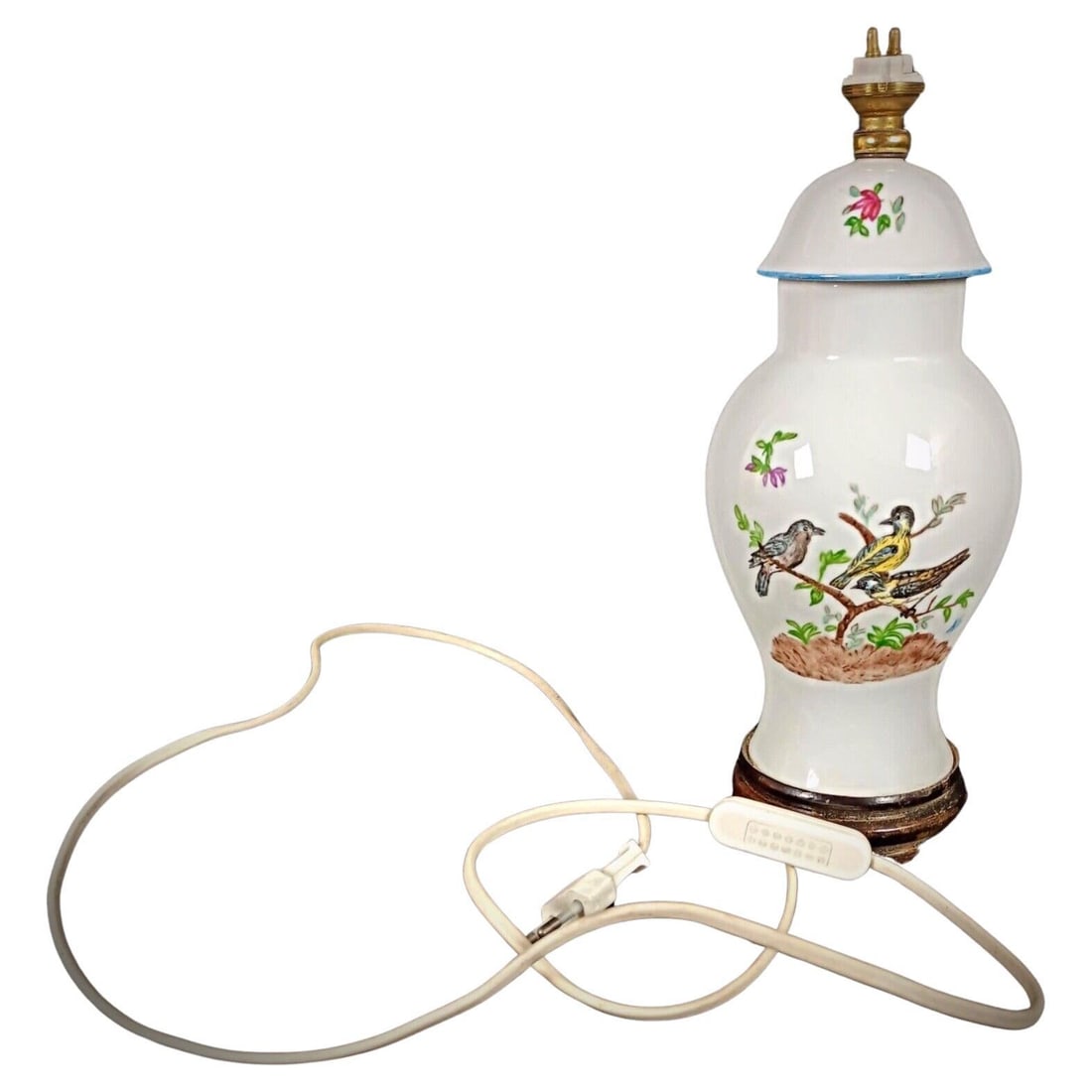 Vintage 20th Century Ceramic Lampshade Base with Bird and Flower Design: Title:Vintage 20th Century Ceramic Lampshade Base with Bird and Flower DesignOrigin:FranceDimension:Height: 28 cm (11 inches)Maximum Diameter: 11 cm (4.3 inches)Minimum Diameter: 4 cm (1.6