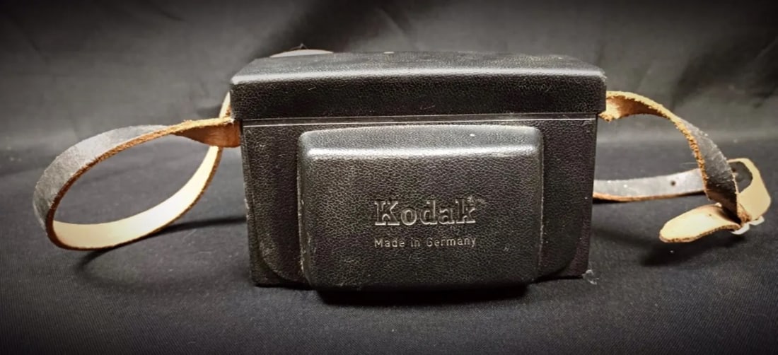 Vintage Kodak Instamatic 133 Camera - 10
