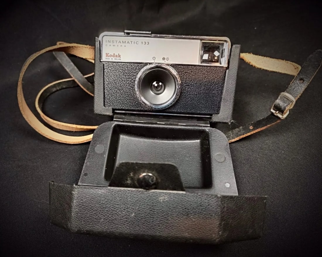 Vintage Kodak Instamatic 133 Camera - 2