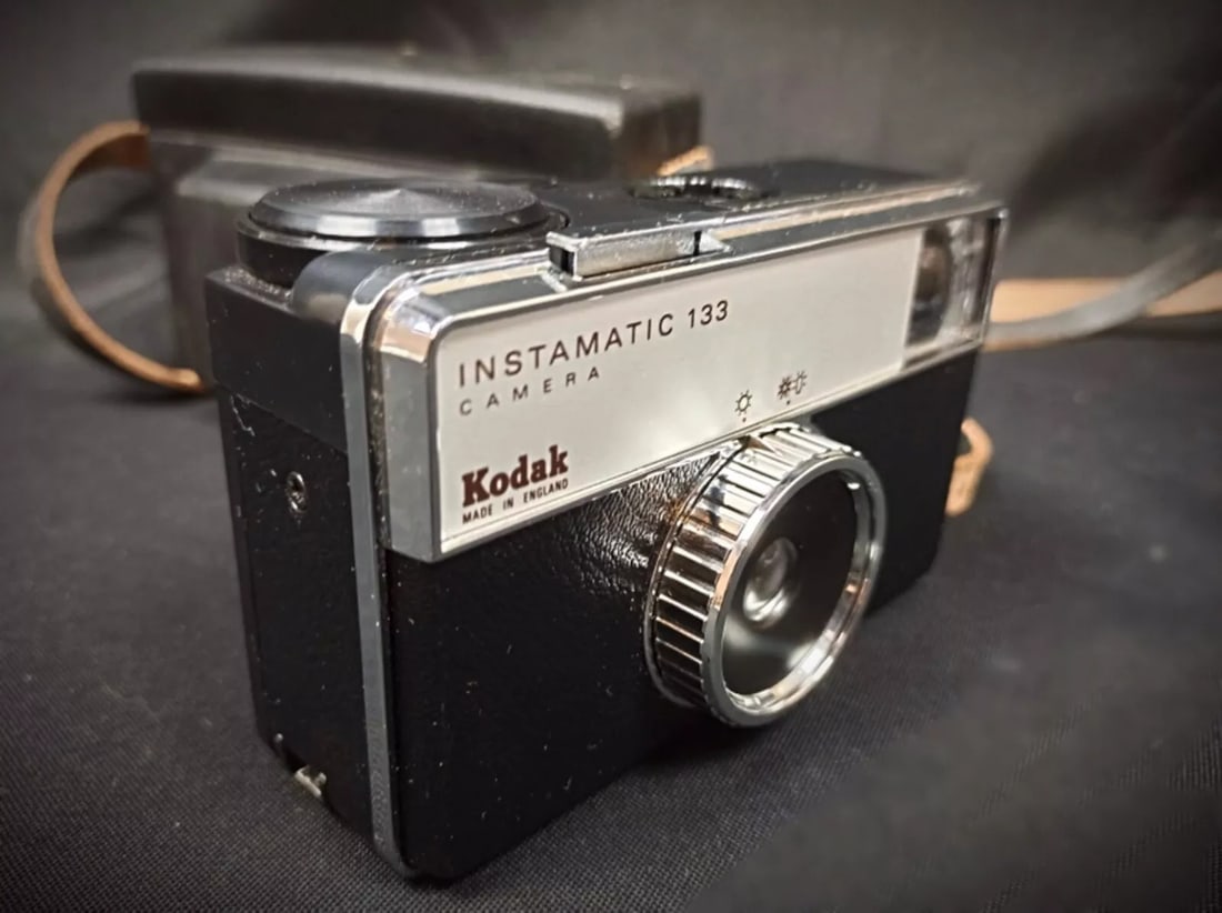 Vintage Kodak Instamatic 133 Camera - 3