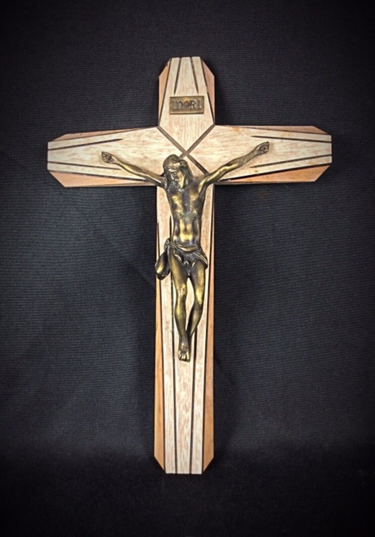 Vintage Wooden Crucifix with Christ in Régule – Christian Symbolism - 2