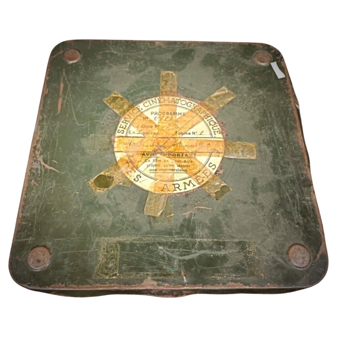 Vintage Military Film with Metal Box "ECPA" - Se Poster Se Déplacer: Title:Vintage Military Film with Metal Box "ECPA" - Se Poster Se Déplacer Origin:France Dimension:Length: 27 cm (10.6 inches)Height: 2.5 cm (1 inch) Materials:Metal Year:20th Century Description:This